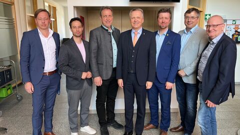 Bild der Übergabe des Zuwendungsbescheid